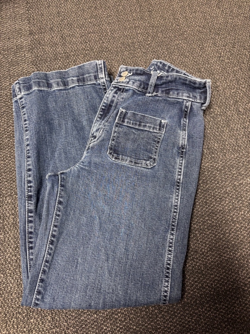 Old Navy Wide Leg Jeans in Medium Wash Blue